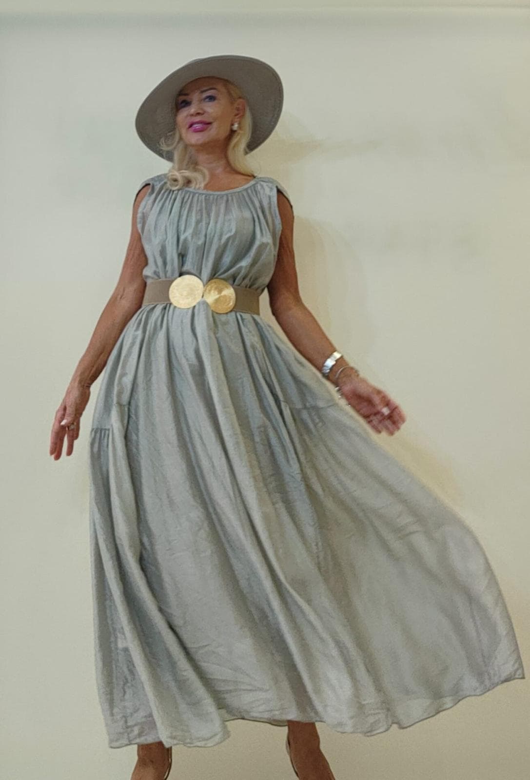 Noutati - Rochie Maxi Argintiu cu Palarie