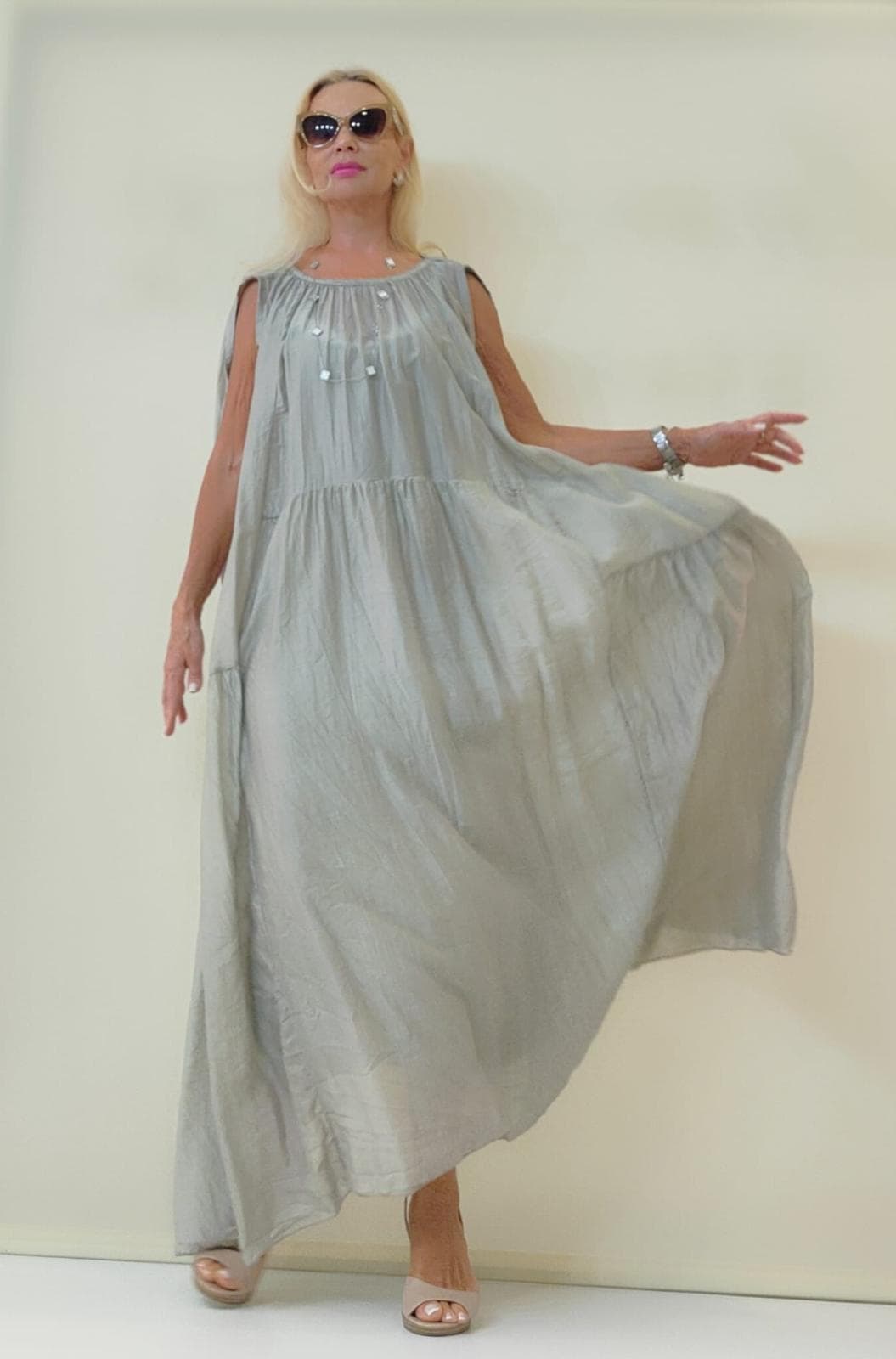 Noutati - Rochie Maxi Salvie Plisata